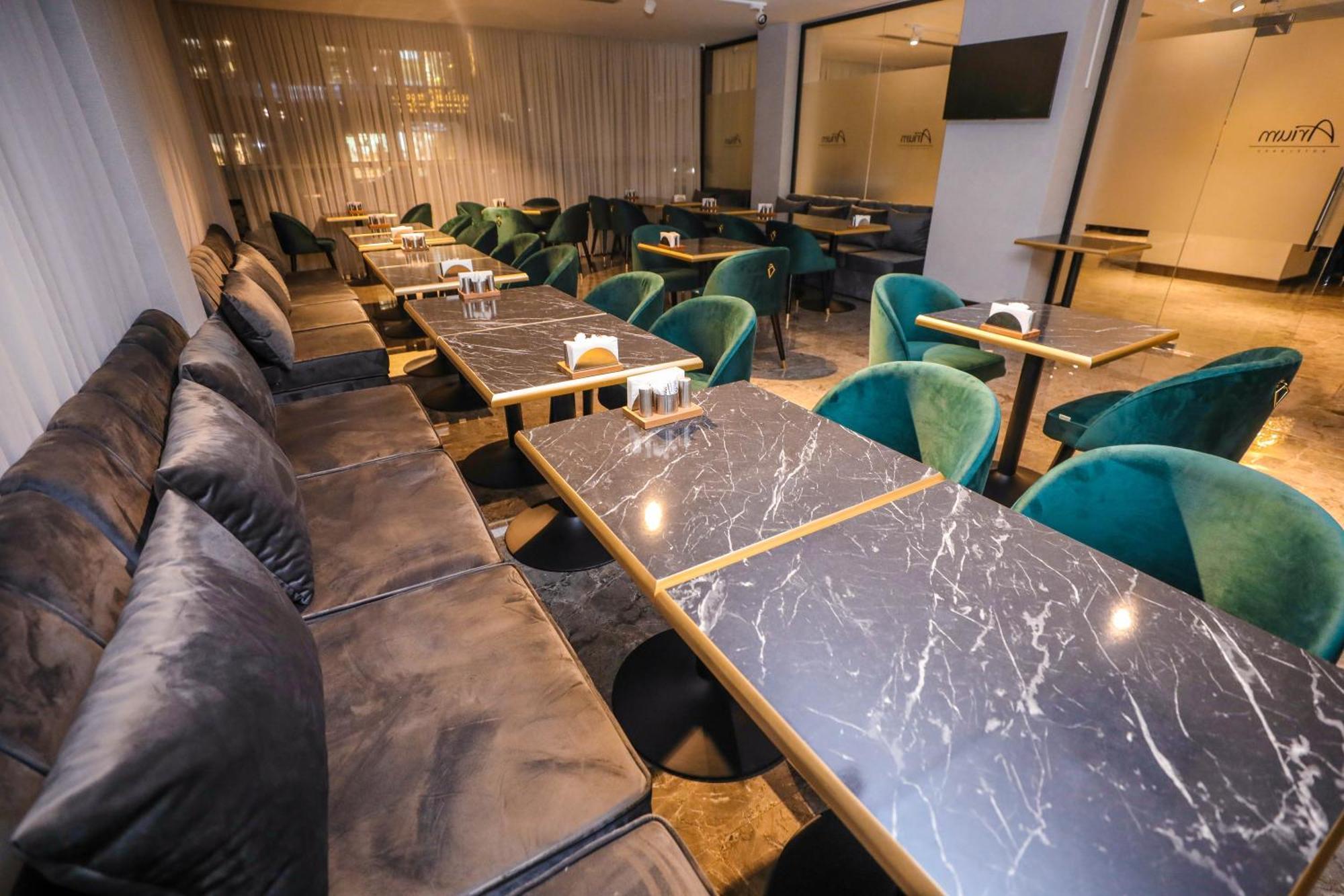 Arium Hotel Baku Exteriör bild