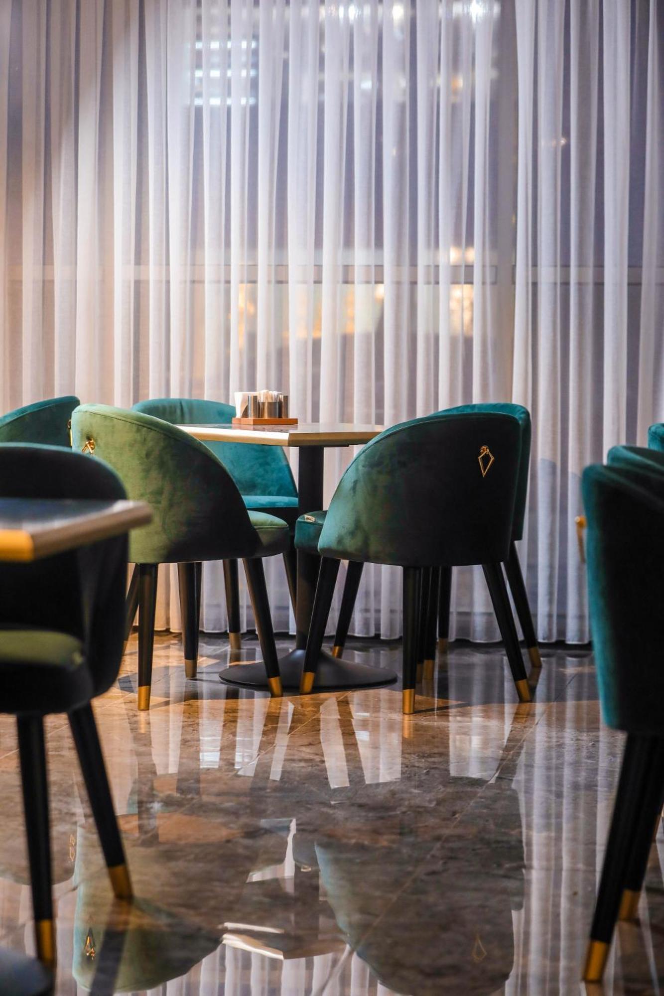 Arium Hotel Baku Exteriör bild